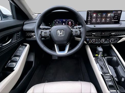 Used 2023 Honda Accord Touring image 6
