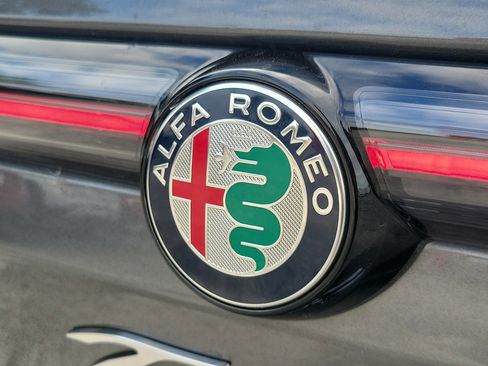 Used 2024 Alfa Romeo Tonale Veloce image 6