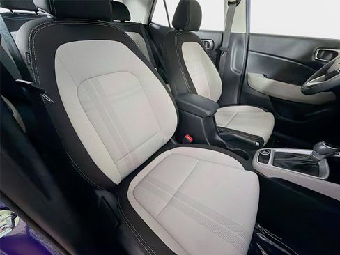 Certified 2025 Hyundai Venue SEL FWD image 25