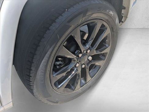 Used 2022 Jeep Grand Cherokee Laredo X RWD image 18