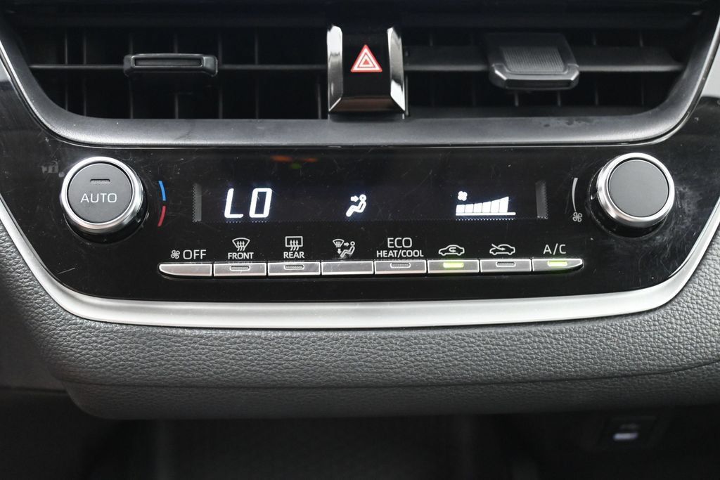 Used 2025 Toyota Corolla LE FWD image 20