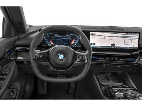 Used 2025 BMW 530i w/ M Sport Package RWD image 9