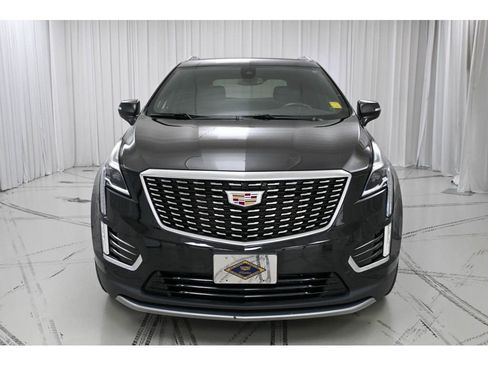 Certified 2022 Cadillac XT5 Premium Luxury image 3