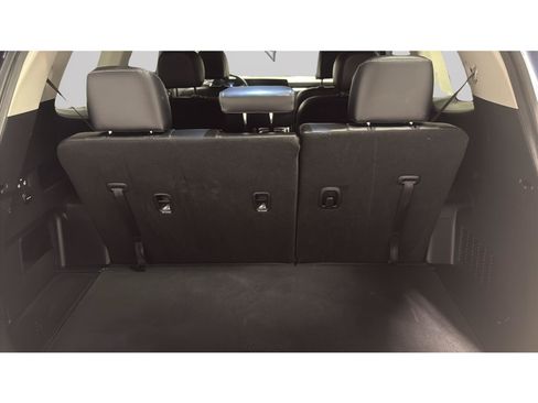 Used 2025 Kia Telluride S FWD image 9