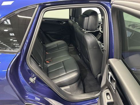 Certified 2026 Porsche Macan AWD/4WD image 40