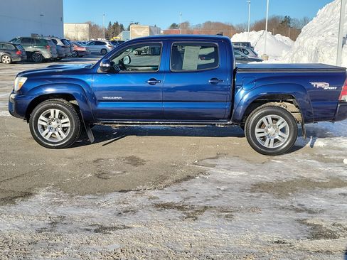 Used 2012 Toyota Tacoma 4WD Double Cab V6 MT (Natl) image 8