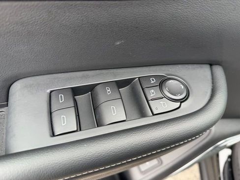 Used 2025 Buick Enclave Preferred image 21