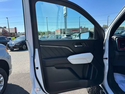 Used 2023 GMC Canyon AT4X AWD/4WD image 22