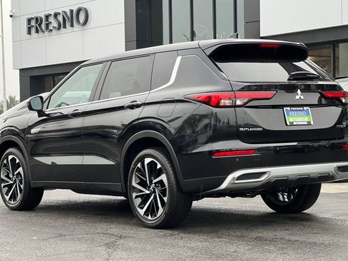 New 2025 Mitsubishi Outlander SE image 7