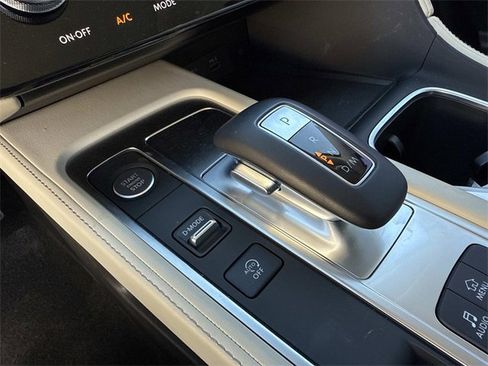 Used 2024 INFINITI QX60 Sensory image 26