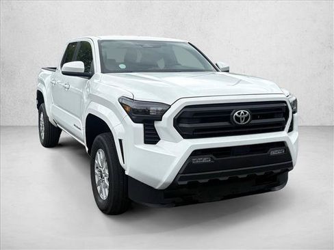Certified 2025 Toyota Tacoma SR5 AWD/4WD image 3