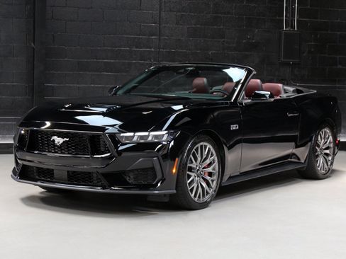 Used 2025 Ford Mustang GT Premium RWD image 6
