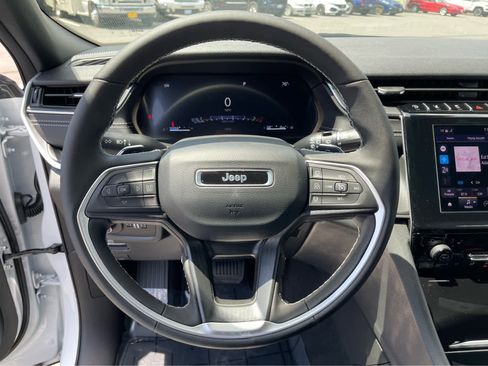 New 2025 Jeep Grand Cherokee L Laredo w/ Luxury Tech Group I image 21