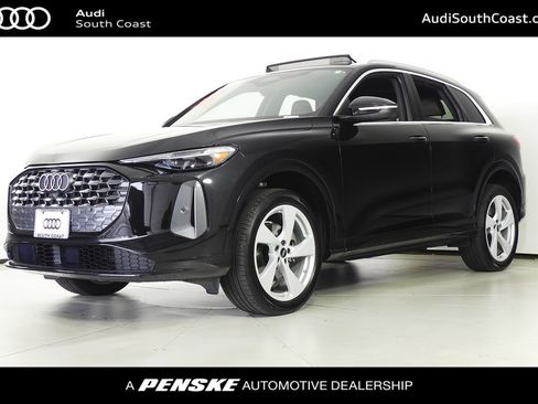 Used 2025 Audi Q5 Premium Plus w/ Premium Plus image 1