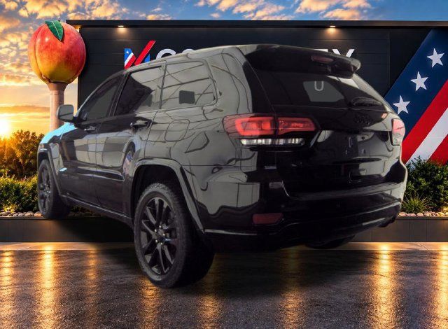 Used 2021 Jeep Grand Cherokee Laredo X RWD image 3