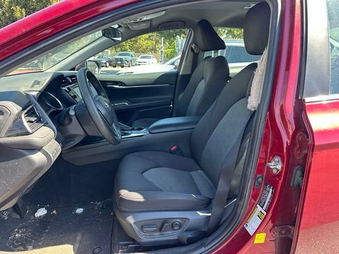 Used 2019 Toyota Camry LE w/ Carpet Mat Package FWD image 9
