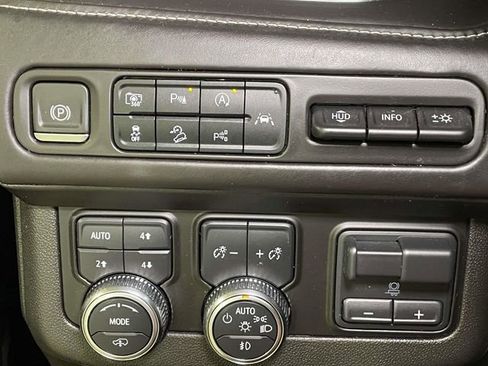 Used 2023 GMC Yukon Denali Ultimate AWD/4WD image 40