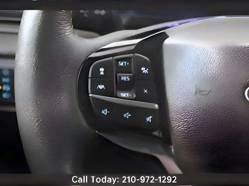 Used 2023 Ford Explorer King Ranch w/ Technology Package RWD image 27