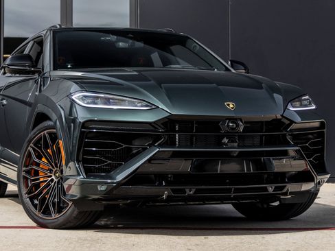 Used 2025 Lamborghini Urus SE image 5