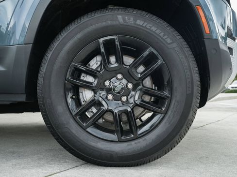 Used 2022 Land Rover Defender 110 SE image 27