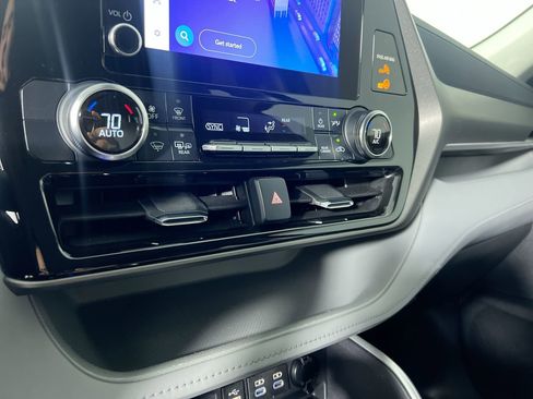 Used 2023 Toyota Highlander LE image 26