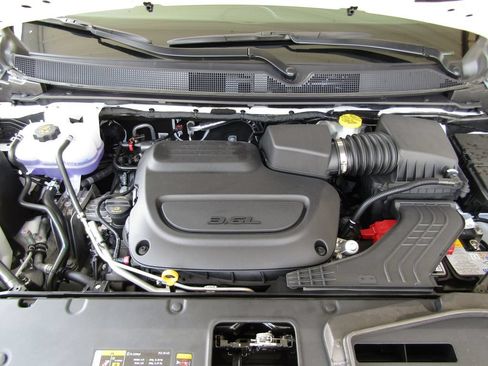 New 2027 Chrysler Pacifica Select AWD/4WD image 32