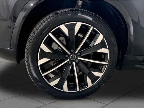 Used 2025 Volvo XC90 B6 Ultra w/ Protection Package Premier AWD/4WD image 10
