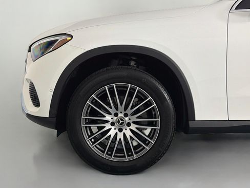 Certified 2024 Mercedes-Benz GLC 300 image 11