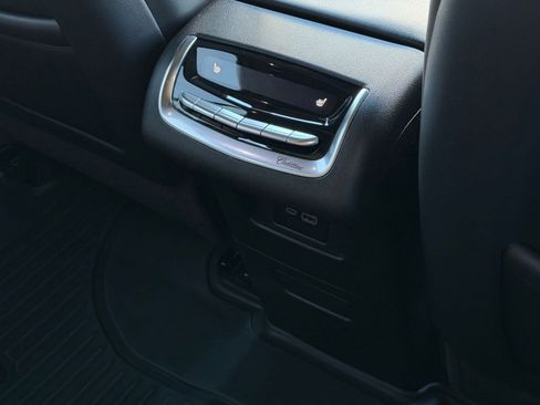 Certified 2023 Cadillac XT6 Premium Luxury image 32