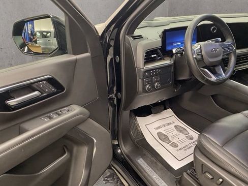 Used 2026 Chevrolet Suburban Z71 AWD/4WD image 19