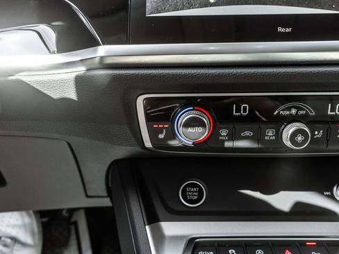 Used 2024 Audi Q3 2.0T Premium image 9