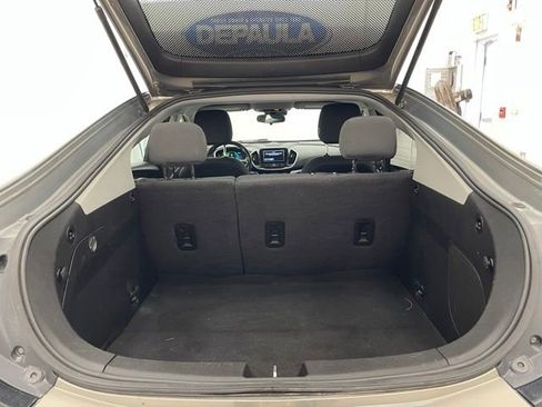 Used 2017 Chevrolet Volt LT w/ Comfort Package FWD image 14