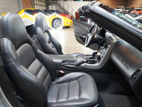 Used 2006 Chevrolet Corvette Coupe w/ Preferred Equipment Group RWD image 48