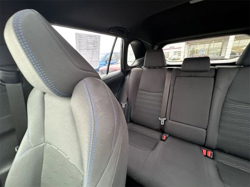 Used 2022 Toyota RAV4 SE image 12