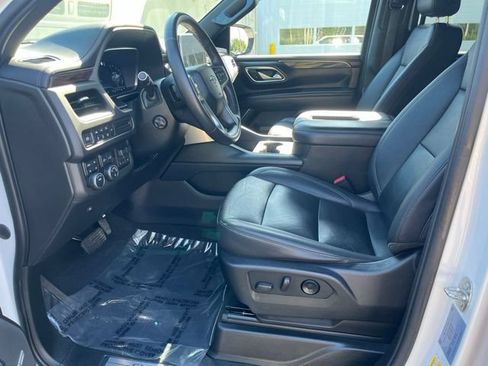 Used 2022 Chevrolet Tahoe Z71 w/ Luxury Package AWD/4WD image 22