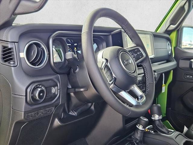 New 2026 Jeep Wrangler Unlimited Sahara AWD/4WD image 3