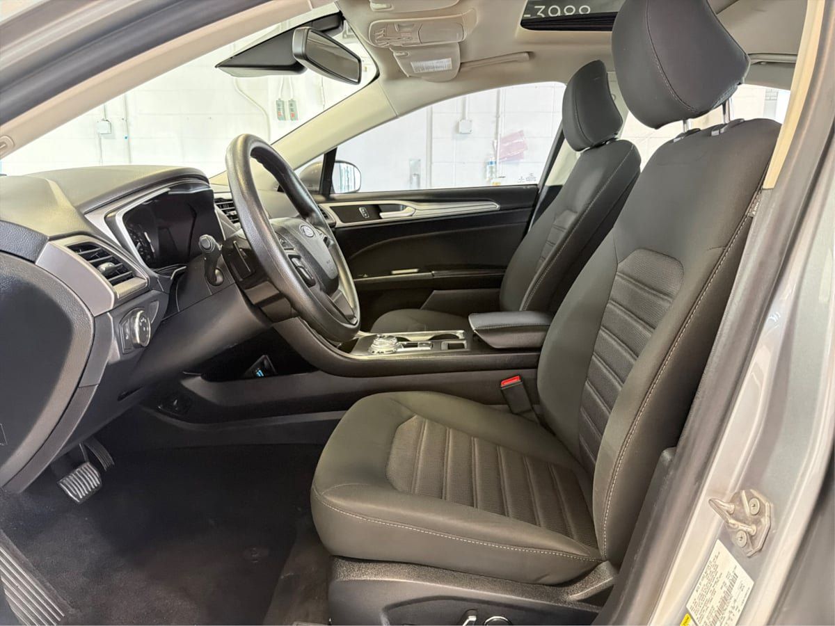 Used 2020 Ford Fusion SE AWD/4WD image 9