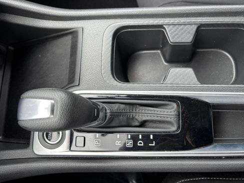 Used 2025 Nissan Sentra SV FWD image 39