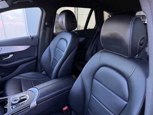 Used 2019 Mercedes-Benz GLC 300 4MATIC image 11