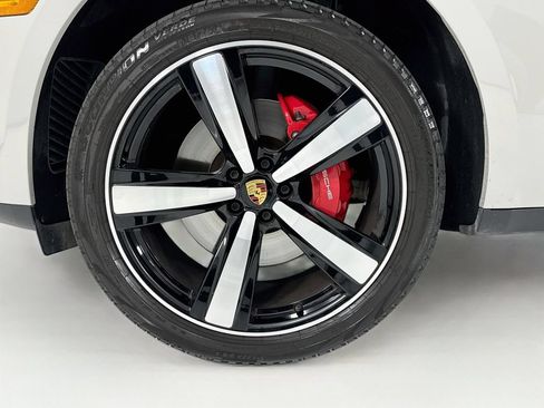 Certified 2023 Porsche Macan S AWD/4WD image 31