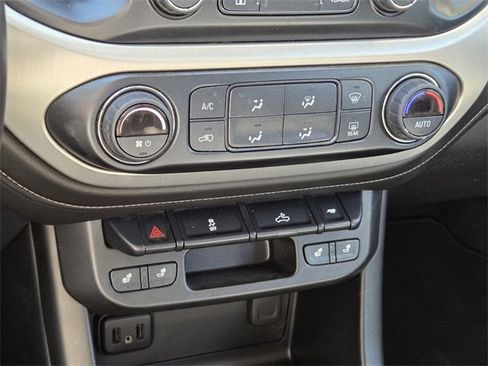 Used 2022 GMC Canyon Elevation w/ Elevation Premium Package image 32