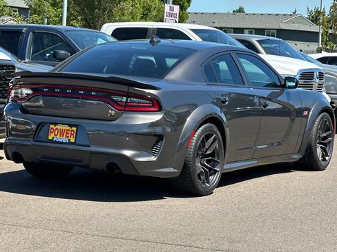 Used 2022 Dodge Charger Scat Pack RWD image 4