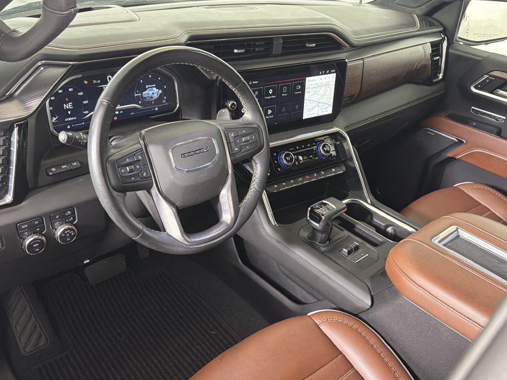 Used 2022 GMC Sierra 1500 Denali Ultimate AWD/4WD image 4