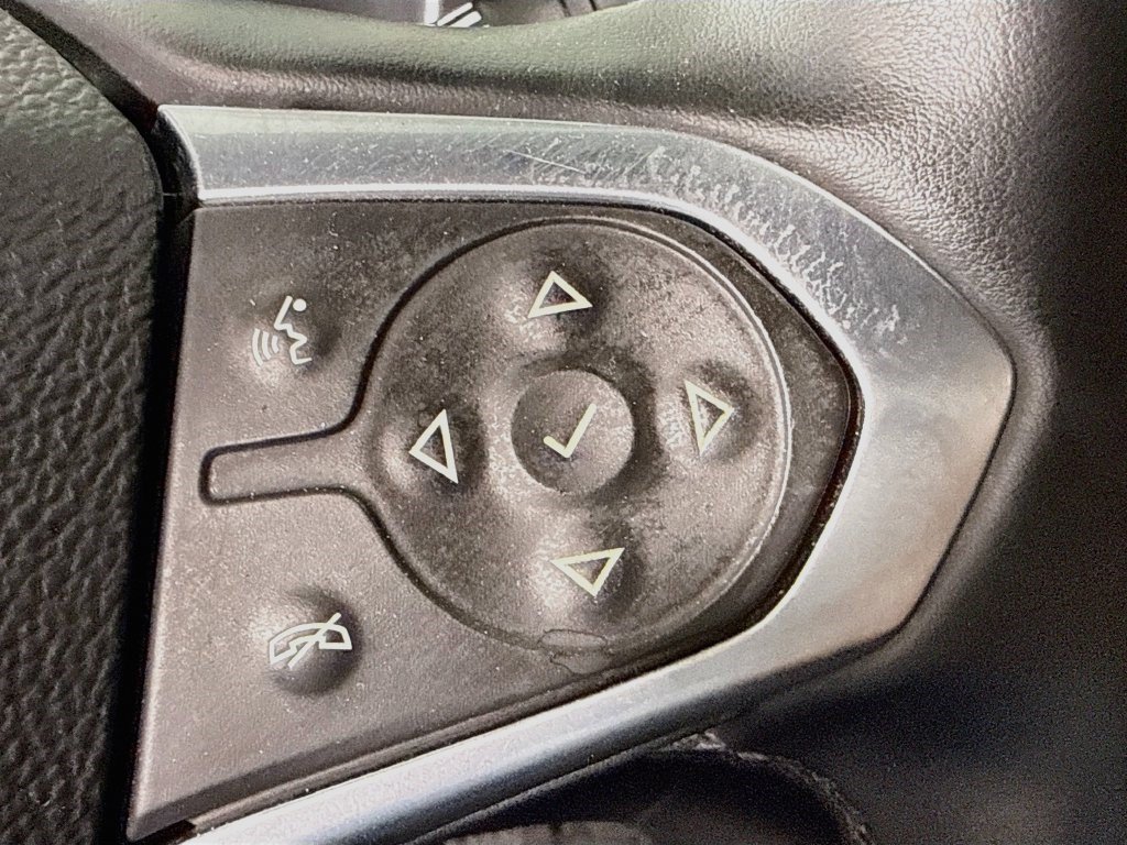 Used 2023 Chevrolet Traverse Premier FWD image 14