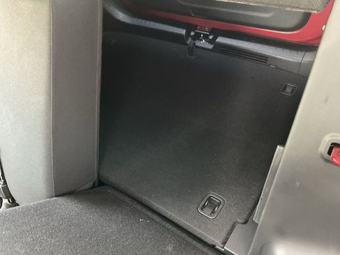 Used 2025 Hyundai Venue SEL image 17