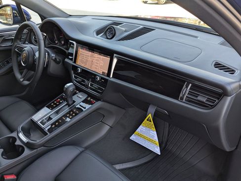 New 2026 Porsche Macan image 26