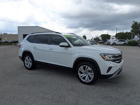 Used 2023 Volkswagen Atlas SE FWD image 2