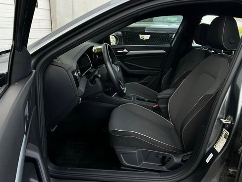 Used 2025 Volkswagen Jetta Sport image 10