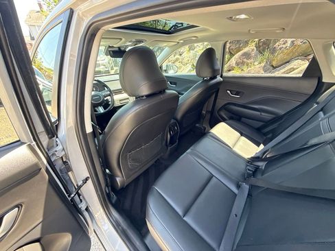 Used 2024 Hyundai Kona Limited FWD image 23