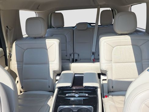 Used 2019 Lincoln Navigator Reserve AWD/4WD image 12